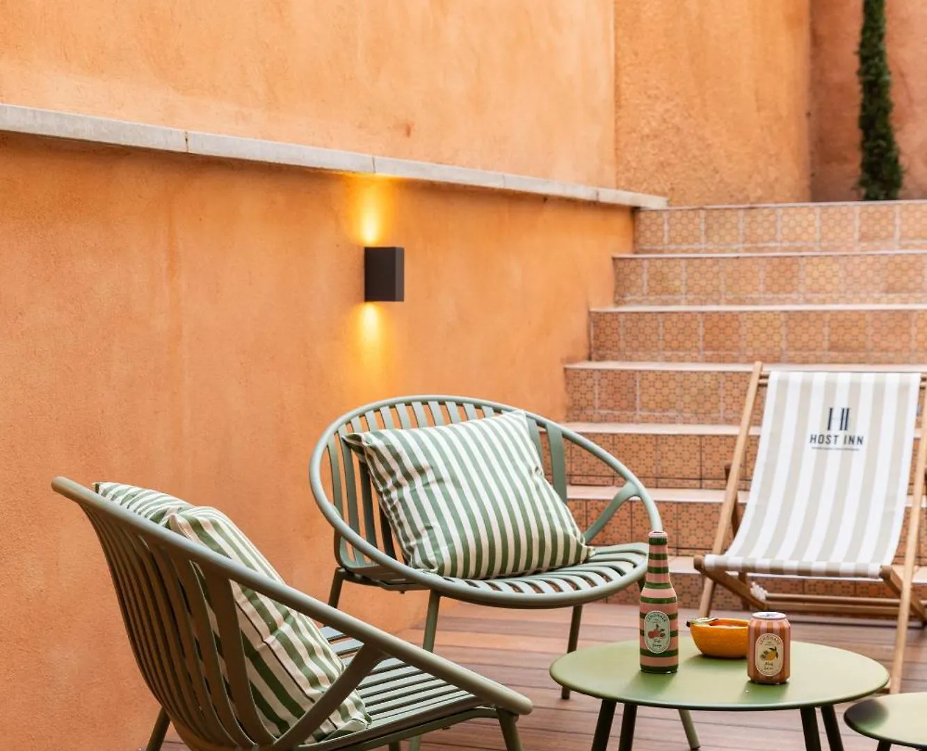 Semesterbostad Host Inn Wow House Lyon